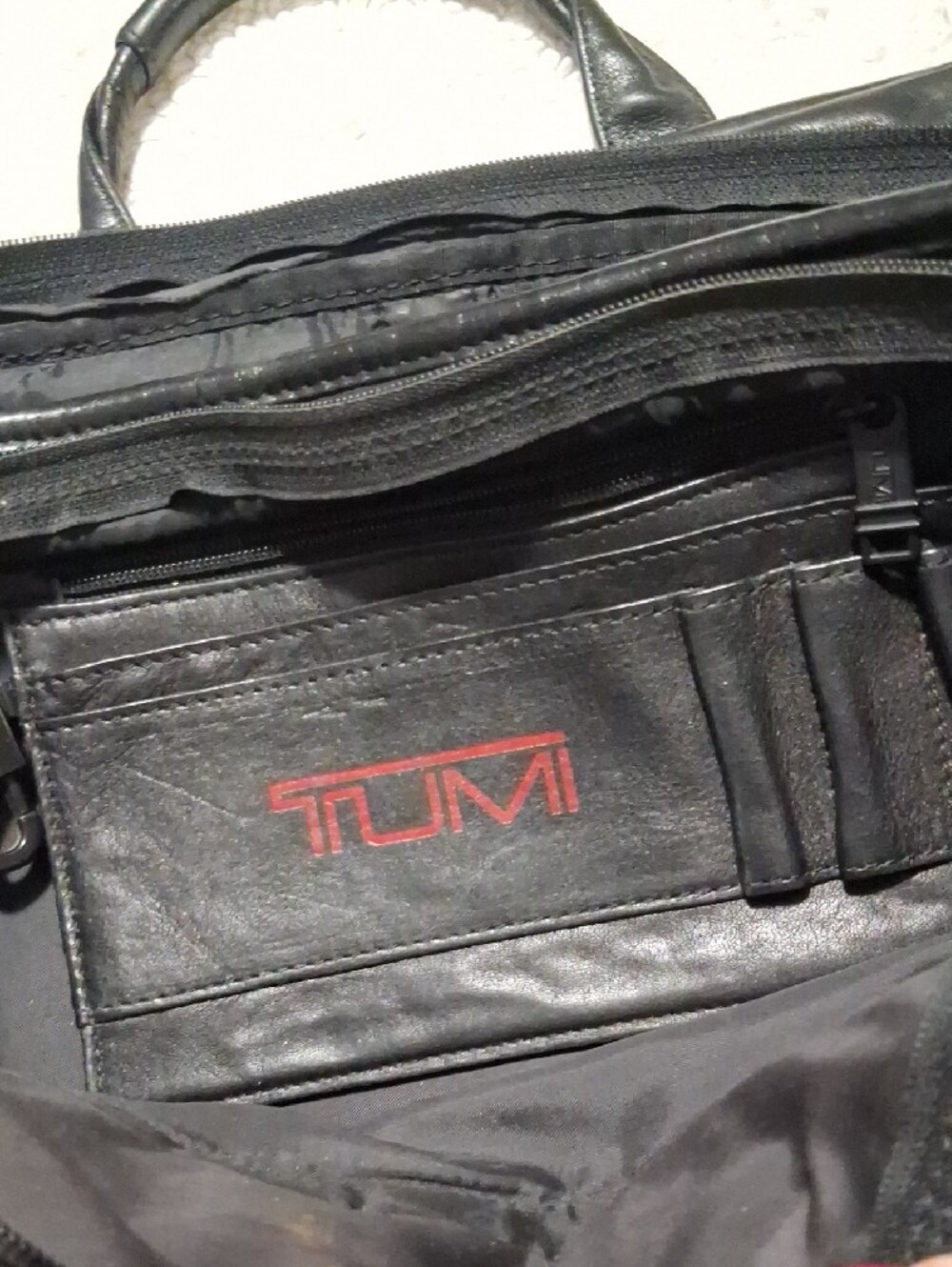 Tumi Black Leather Briefcase Messenger Bag for Men - Picture 4 of 10